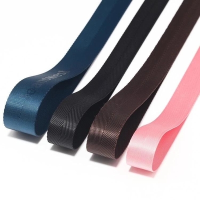 Προσαρμοσμένο λογότυπο υφασμένο Jacquard Strap Webbing σε μαύρο χρώμα για 38mm Nylon Shoulder Strap