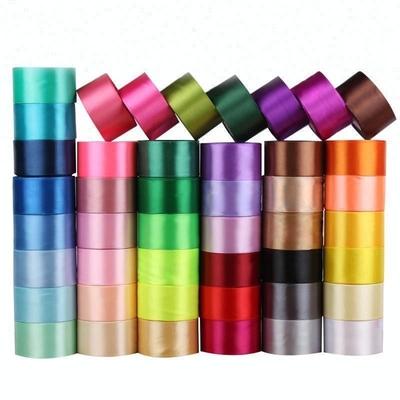 Προσαρμοσμένο σχέδιο διπλής όψης 100% Polyester RPET Satin Ribbon Roll για ανθεκτική συσκευασία
